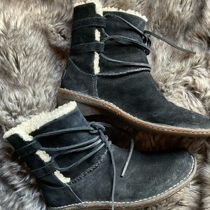 Ugg Caspia Suede Boots